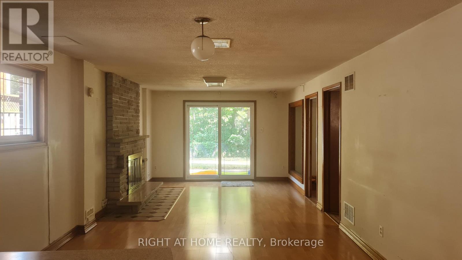 Lower - 86 Antigua Road, Mississauga, Ontario  L5B 2T6 - Photo 8 - W12674422