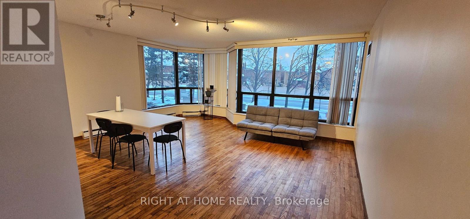 206 - 200 Robert Speck Parkway, Mississauga, Ontario  L4Z 1S3 - Photo 4 - W12674430