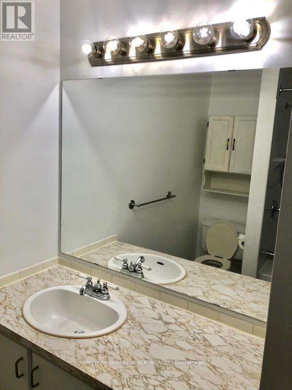 53j Sumac Street, Ottawa, Ontario  K1J 7T7 - Photo 16 - X12674120