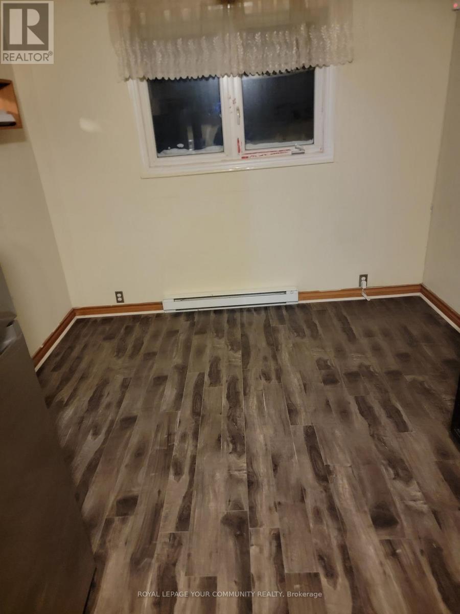 381 The Queensway Street S, Georgina, Ontario  L4P 2C4 - Photo 5 - N12645796