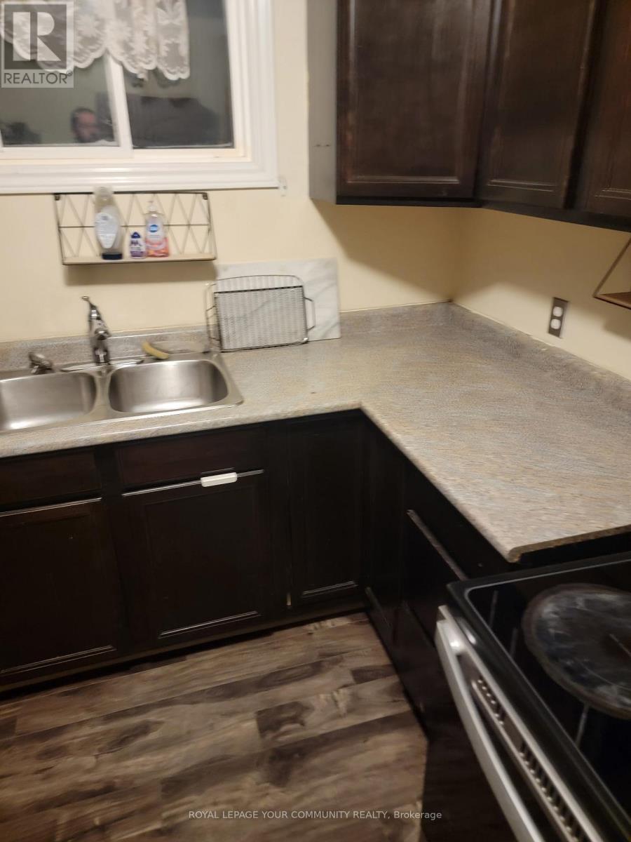 381 The Queensway Street S, Georgina, Ontario  L4P 2C4 - Photo 7 - N12645796