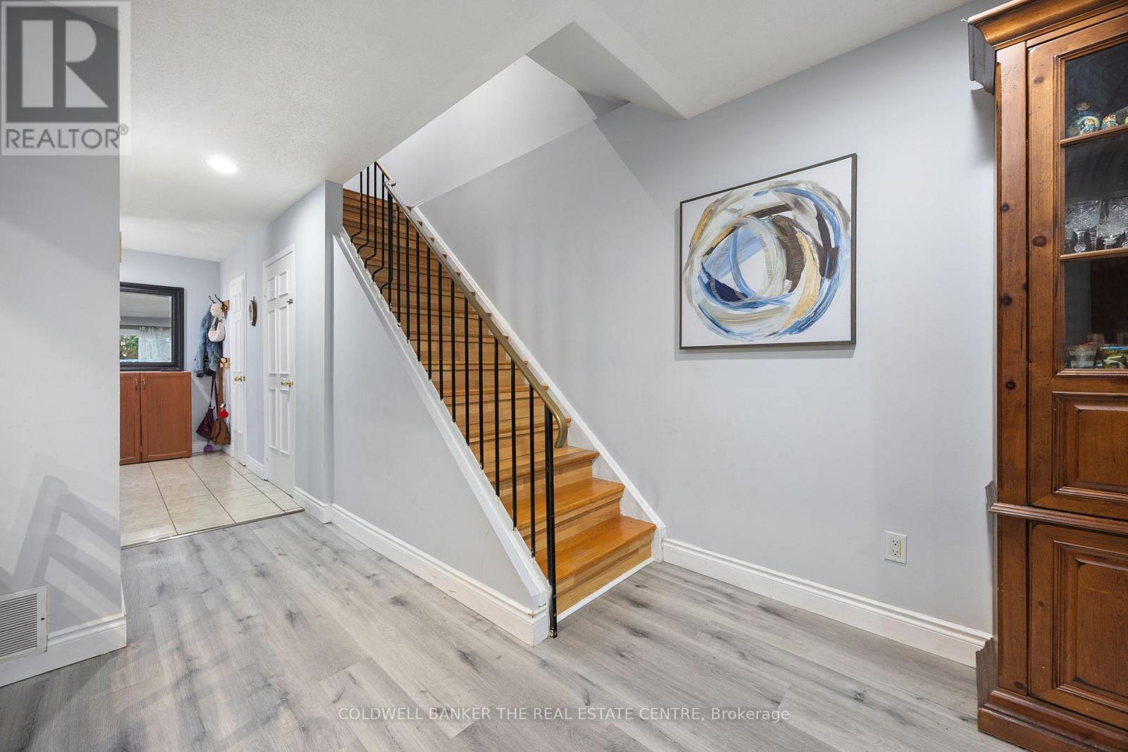 23 Riviera Drive W, Vaughan, Ontario  L4K 2H9 - Photo 8 - N12672422