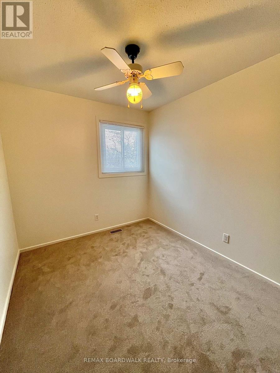 53j Sumac Street, Ottawa, Ontario  K1J 7T7 - Photo 17 - X12674120