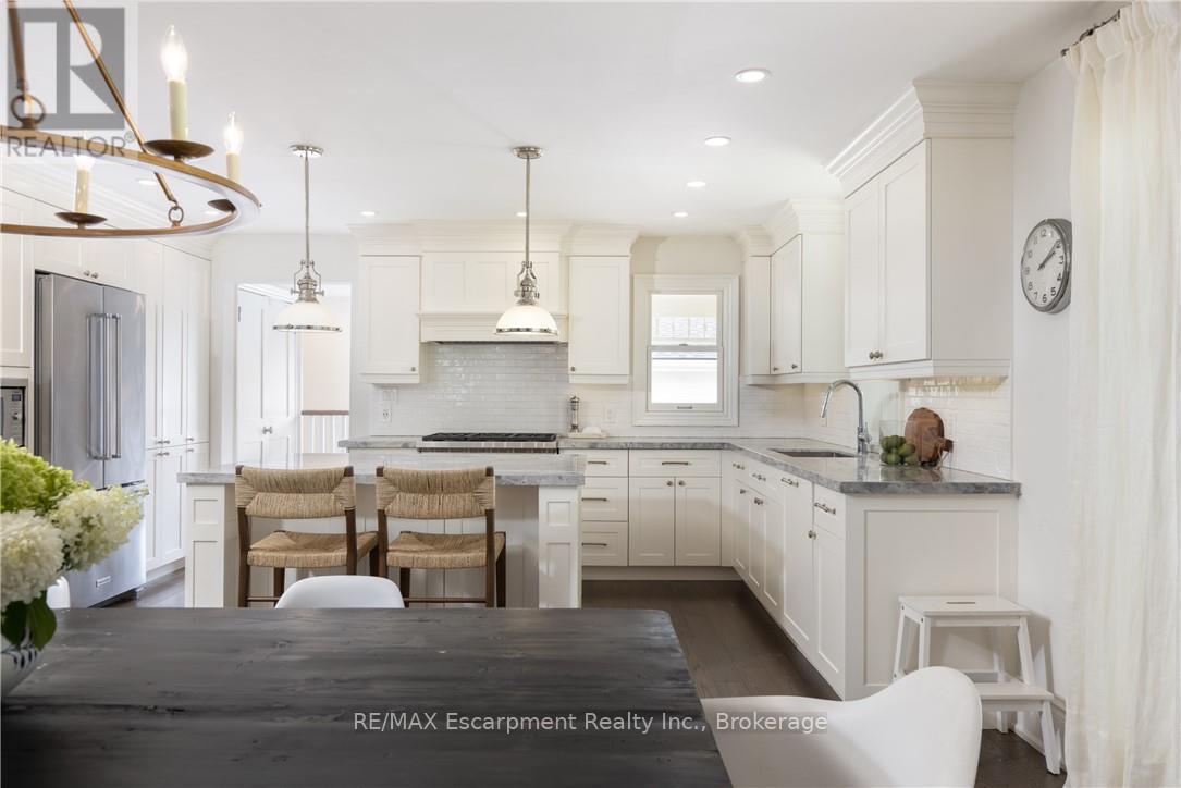 212 King Street, Oakville, Ontario  L6J 1B5 - Photo 13 - W12674496