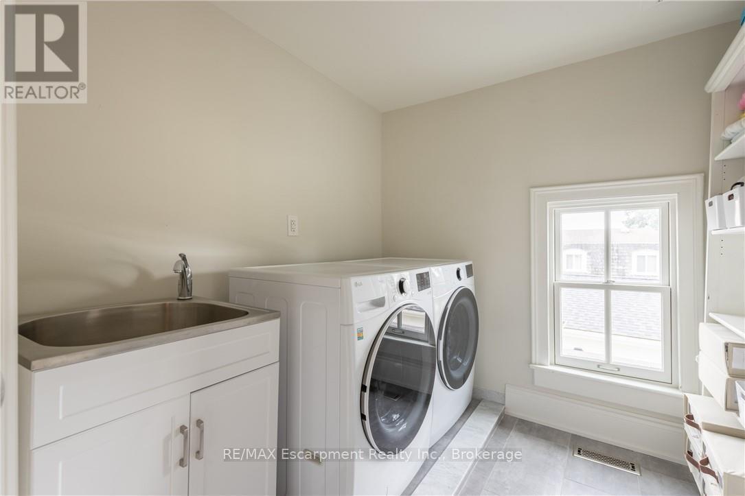 212 King Street, Oakville, Ontario  L6J 1B5 - Photo 26 - W12674496