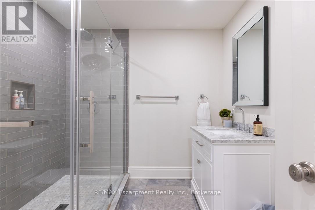 212 King Street, Oakville, Ontario  L6J 1B5 - Photo 31 - W12674496