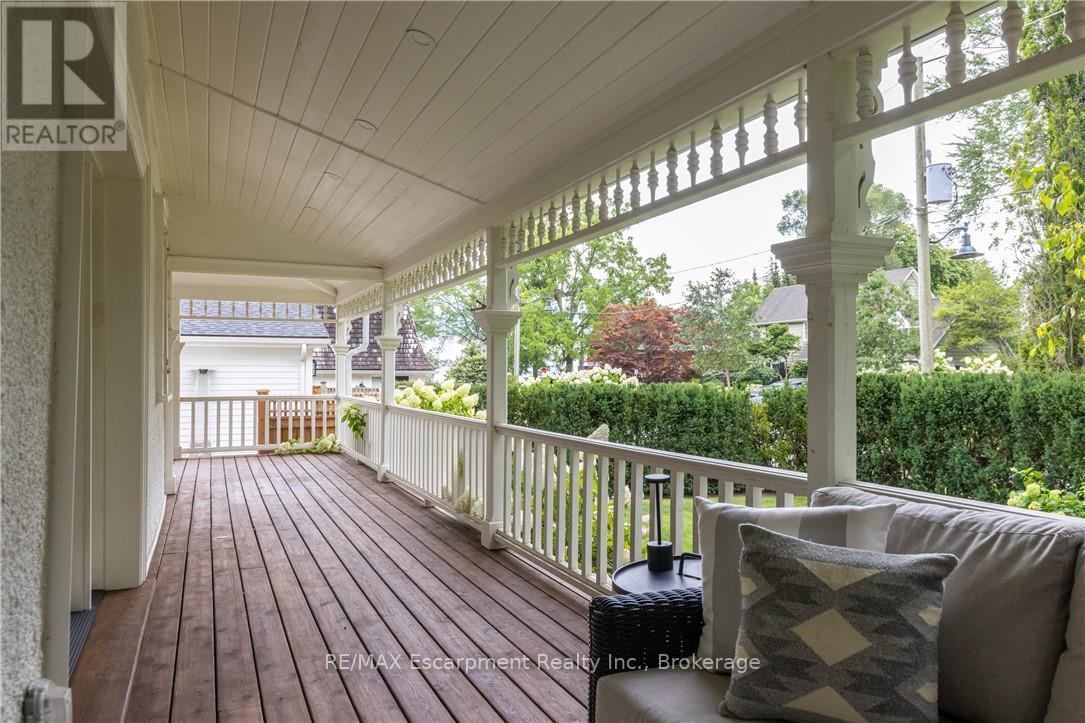 212 King Street, Oakville, Ontario  L6J 1B5 - Photo 9 - W12674496