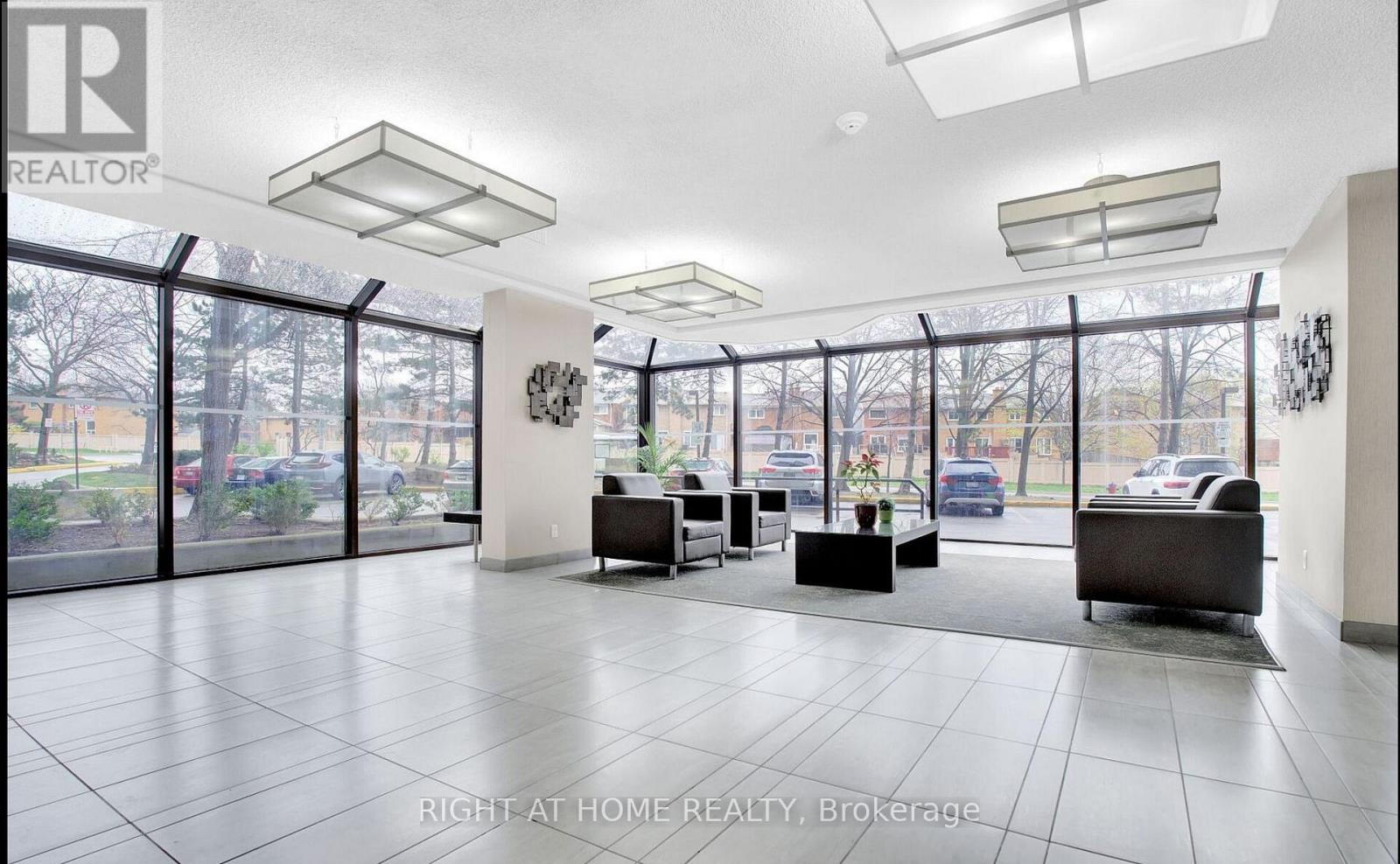 206 - 200 Robert Speck Parkway, Mississauga, Ontario  L4Z 1S3 - Photo 2 - W12674430