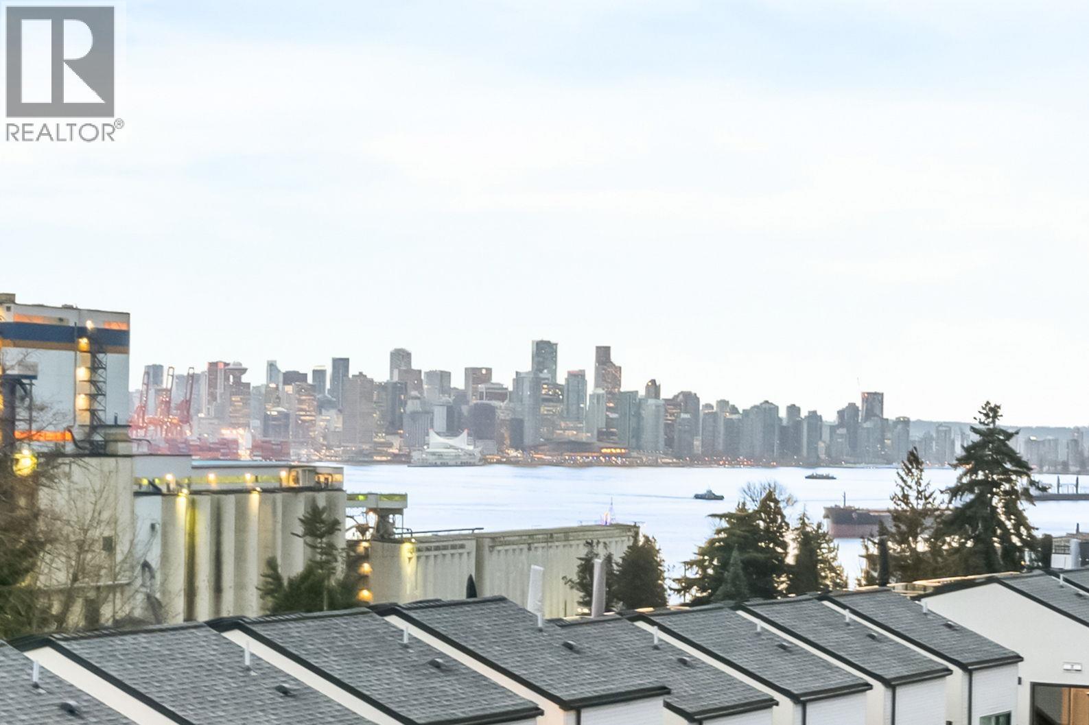 304 707 E 3RD STREET, North Vancouver, British Columbia