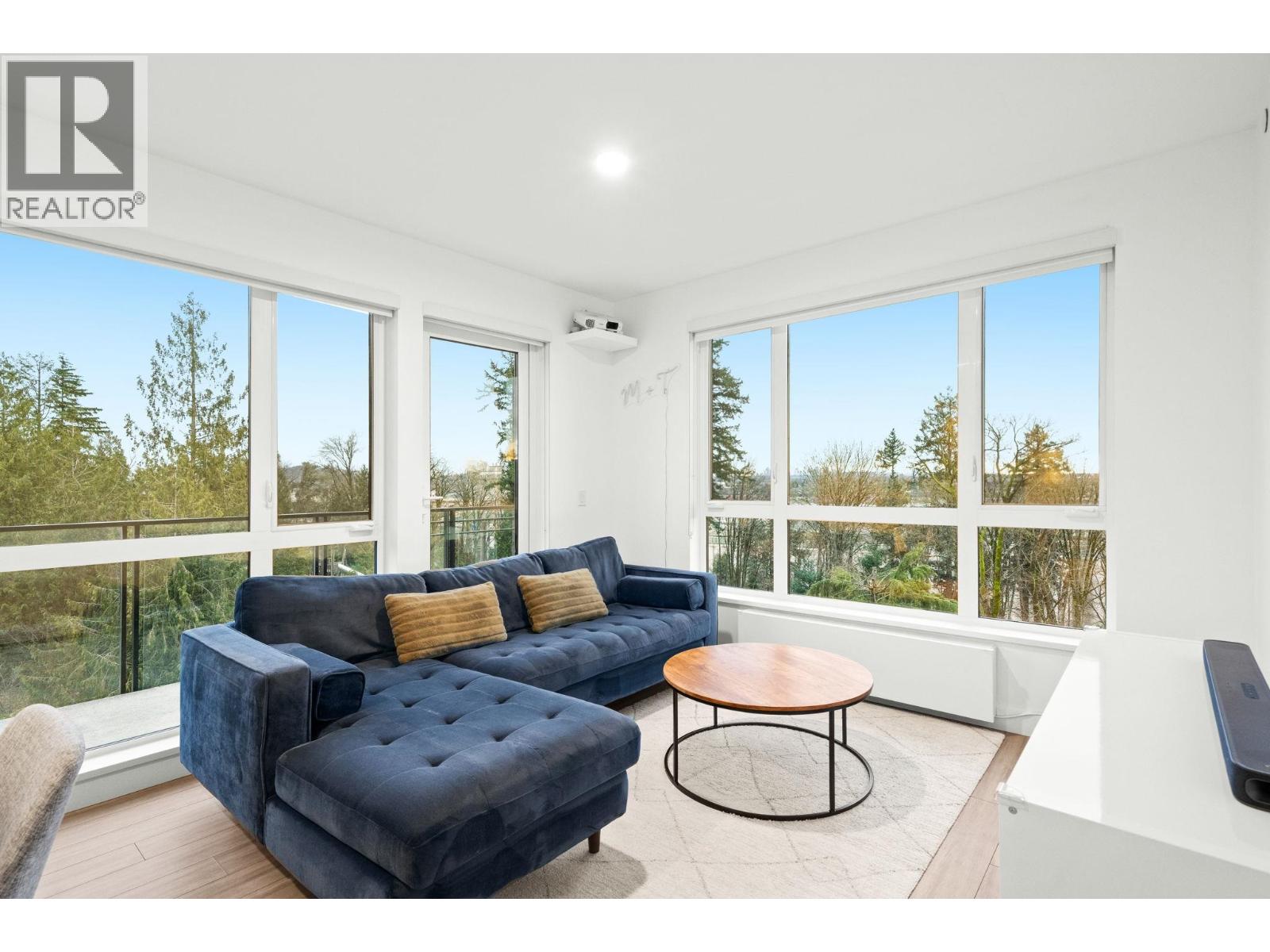 304 707 E 3rd Street, North Vancouver, British Columbia  V7L 1G8 - Photo 3 - R3077048