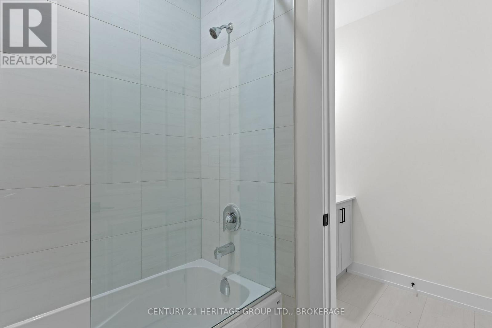 112 Creighton Drive, Loyalist, Ontario K0H 2H0 - Photo 21 - X12674538