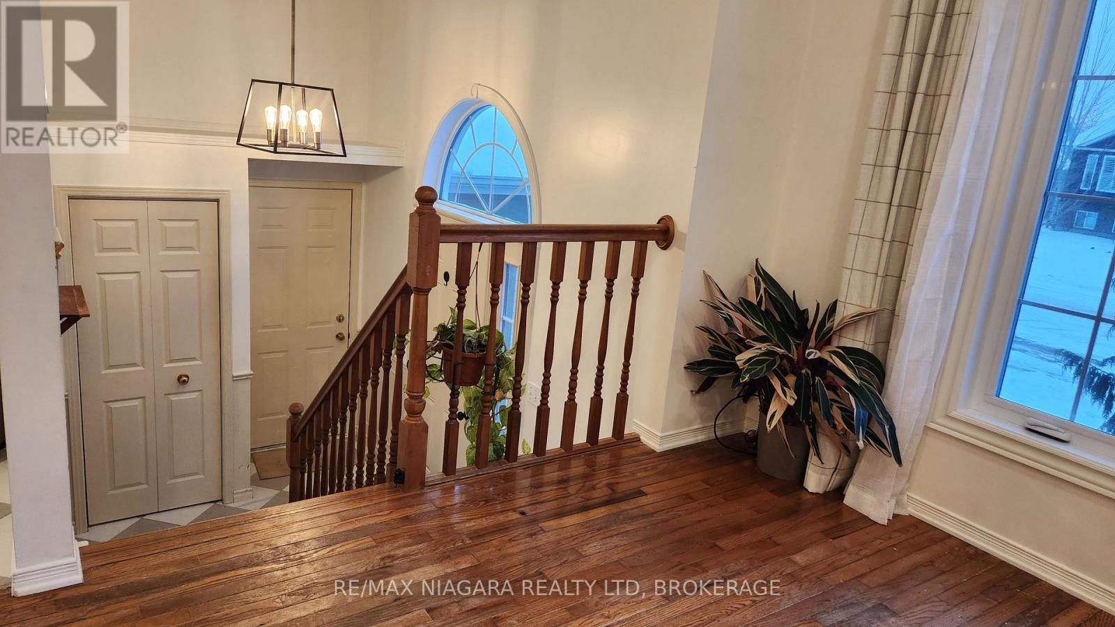 3595 Hill Street, Fort Erie, Ontario  L0S 1S0 - Photo 3 - X12646520