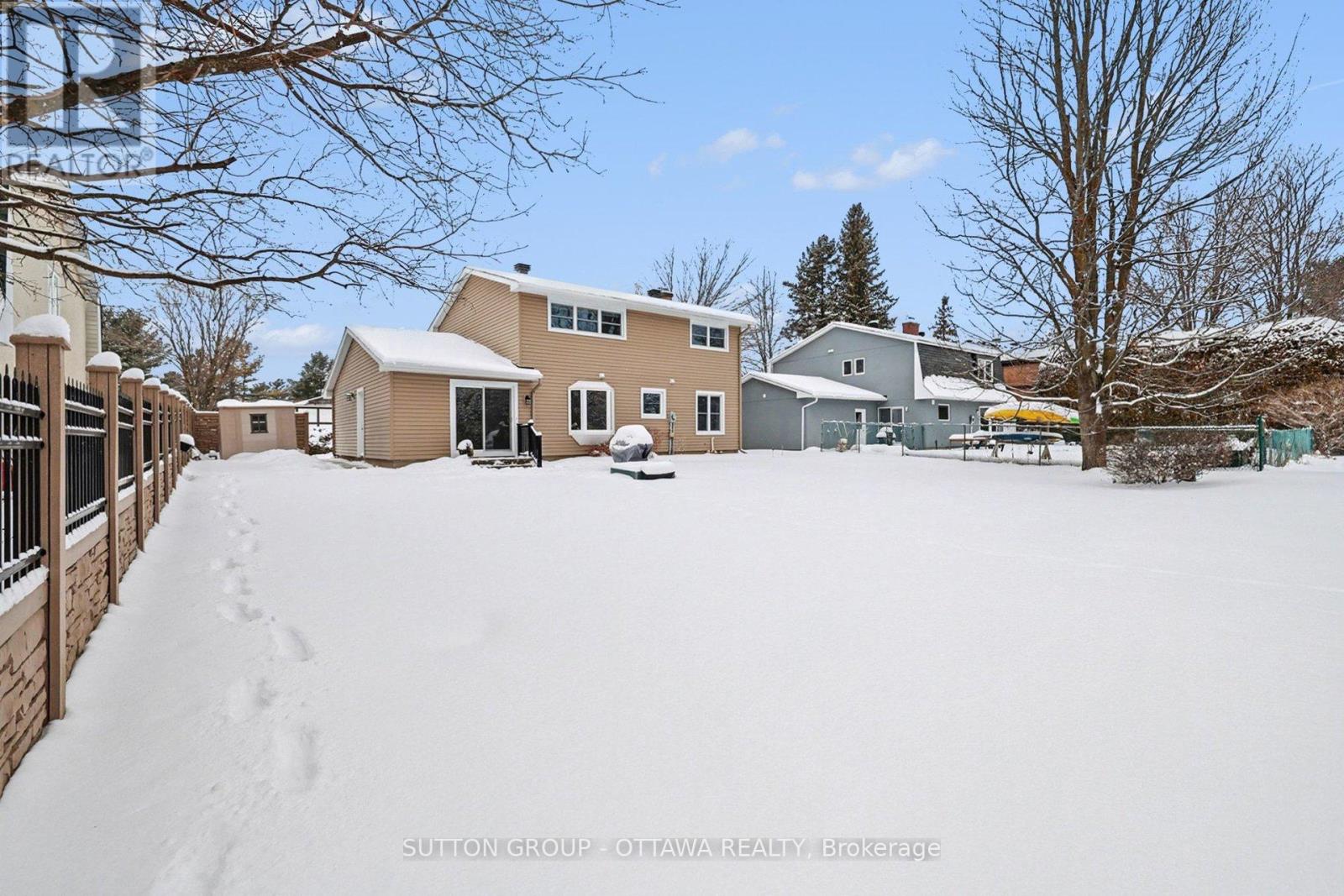 265 Mcclellan Road, Ottawa, Ontario  K2H 8N7 - Photo 3 - X12674514