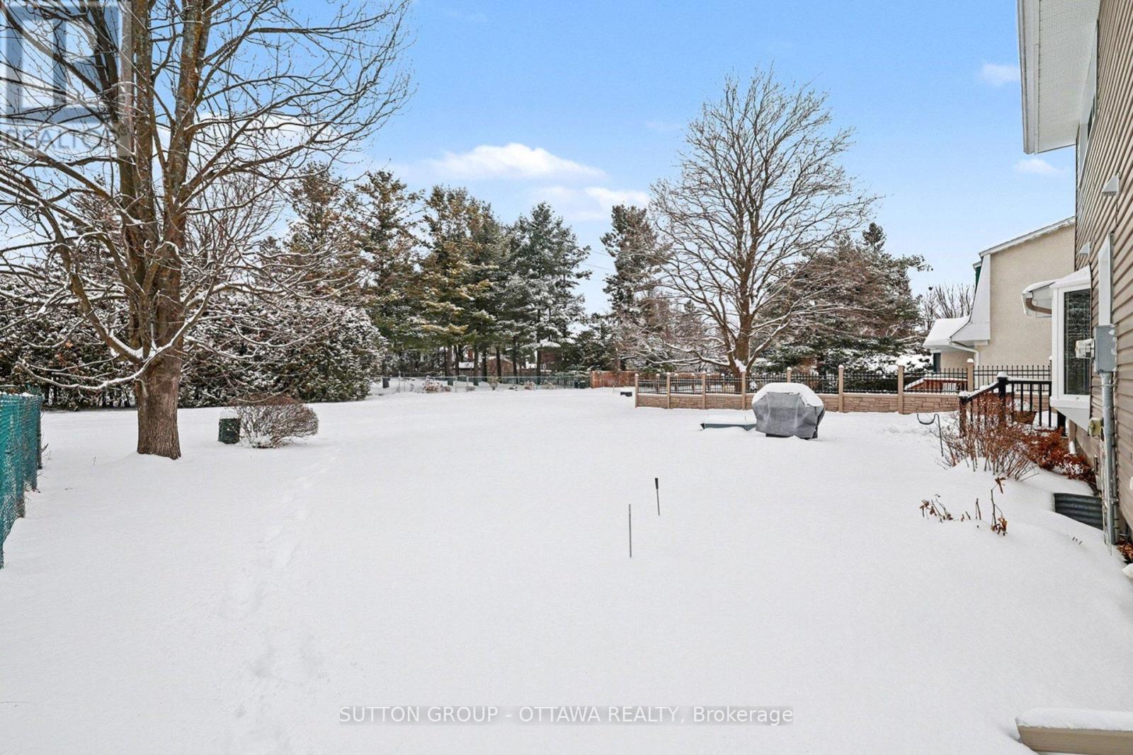 265 Mcclellan Road, Ottawa, Ontario  K2H 8N7 - Photo 5 - X12674514