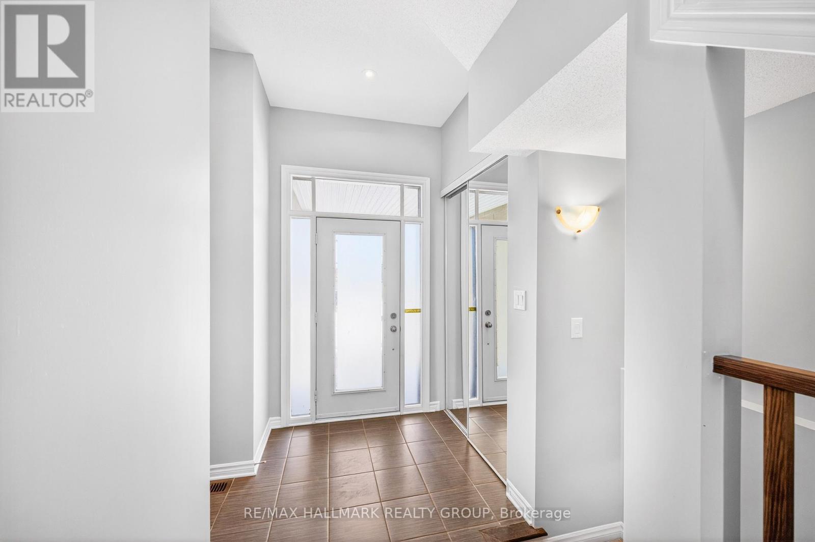 190 Mattingly Way, Ottawa, Ontario  K4M 0C4 - Photo 2 - X12674532