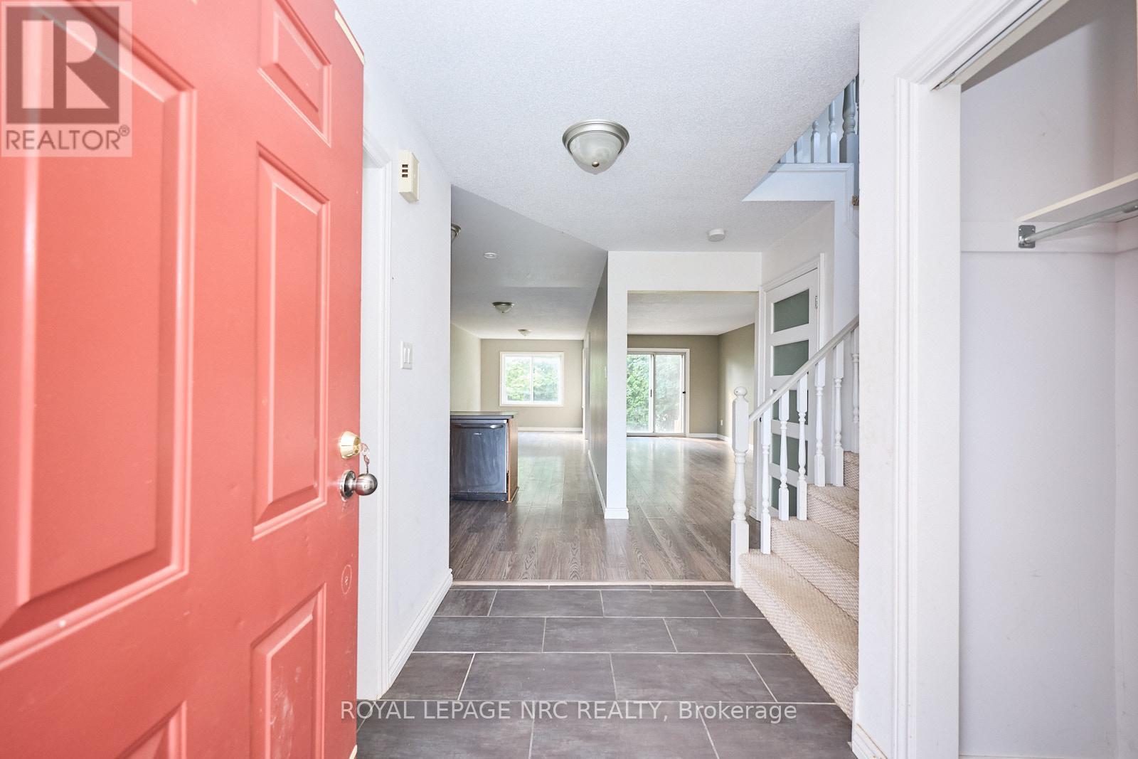 14 Buss Court, Thorold, Ontario  L2V 5B1 - Photo 3 - X12674492