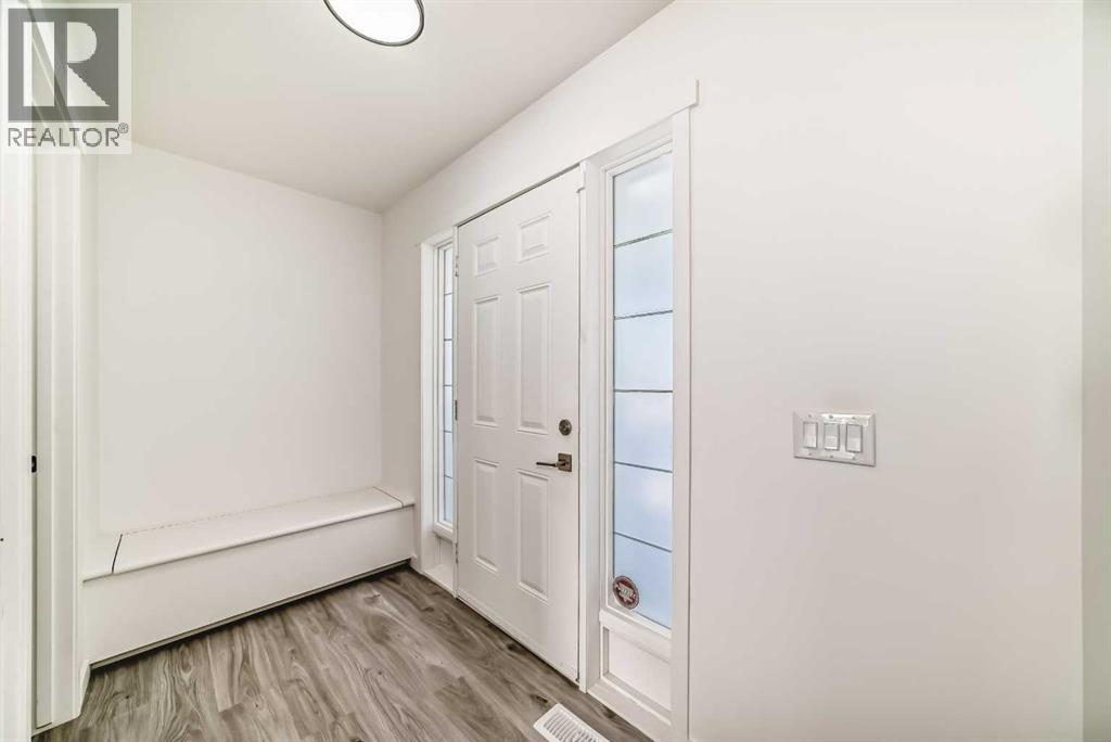 99 Saddlecrest Way Ne, Calgary, Alberta  T3J 5N1 - Photo 3 - A2276076