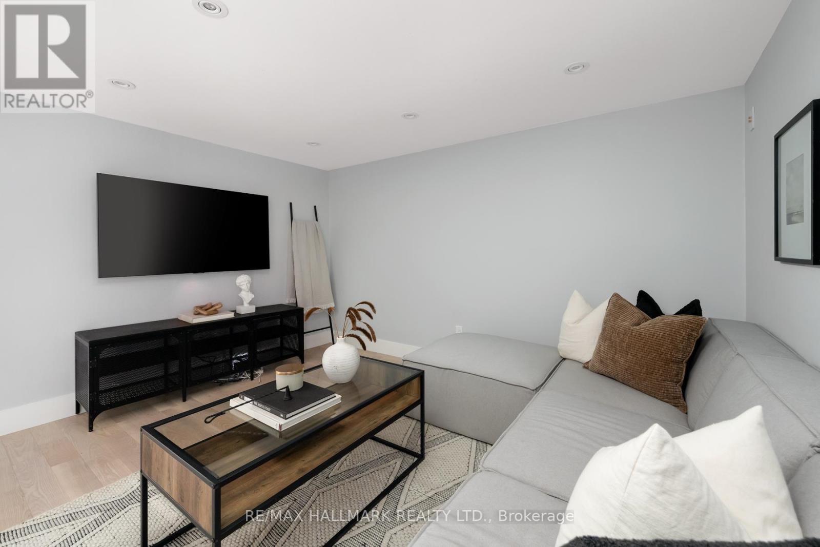 26 Hutton Avenue, Toronto (East York), Ontario  M4C 3L3 - Photo 26 - E12674548