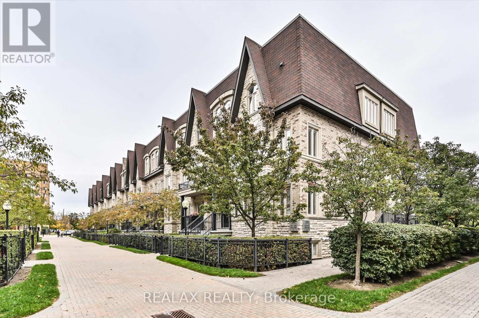 207 - 320 JOHN STREET, Markham, Ontario