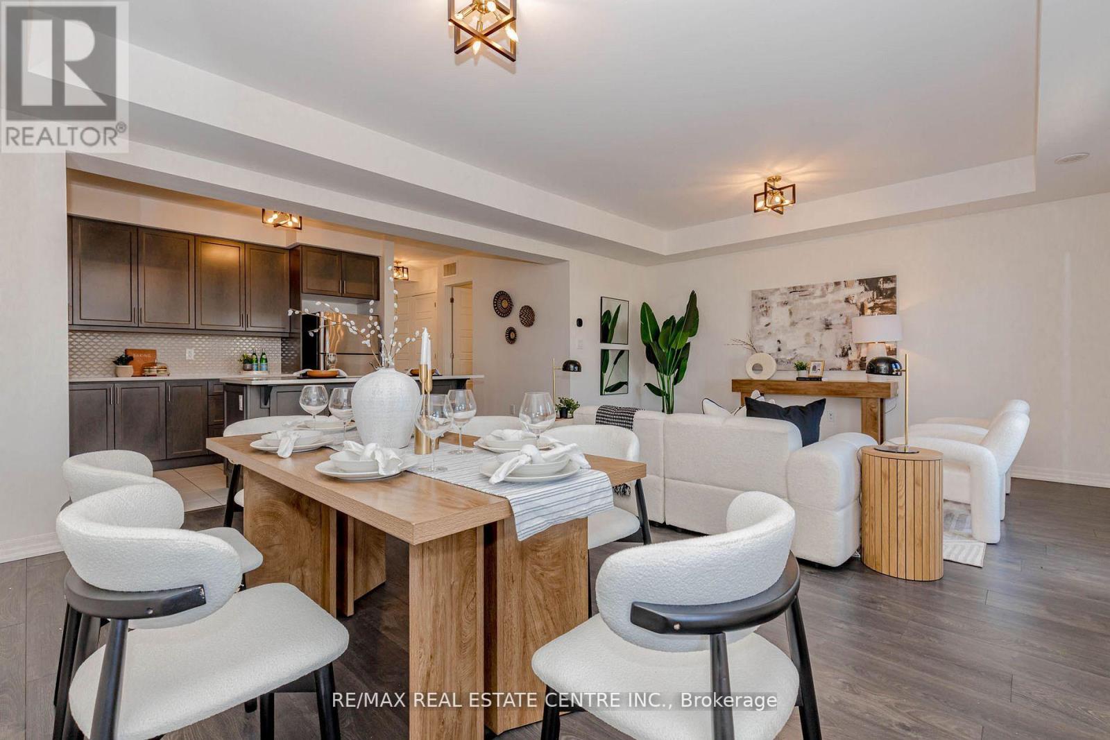 112 Burnhamthorpe Road E, Oakville, Ontario  L6H 0X8 - Photo 17 - W12674486