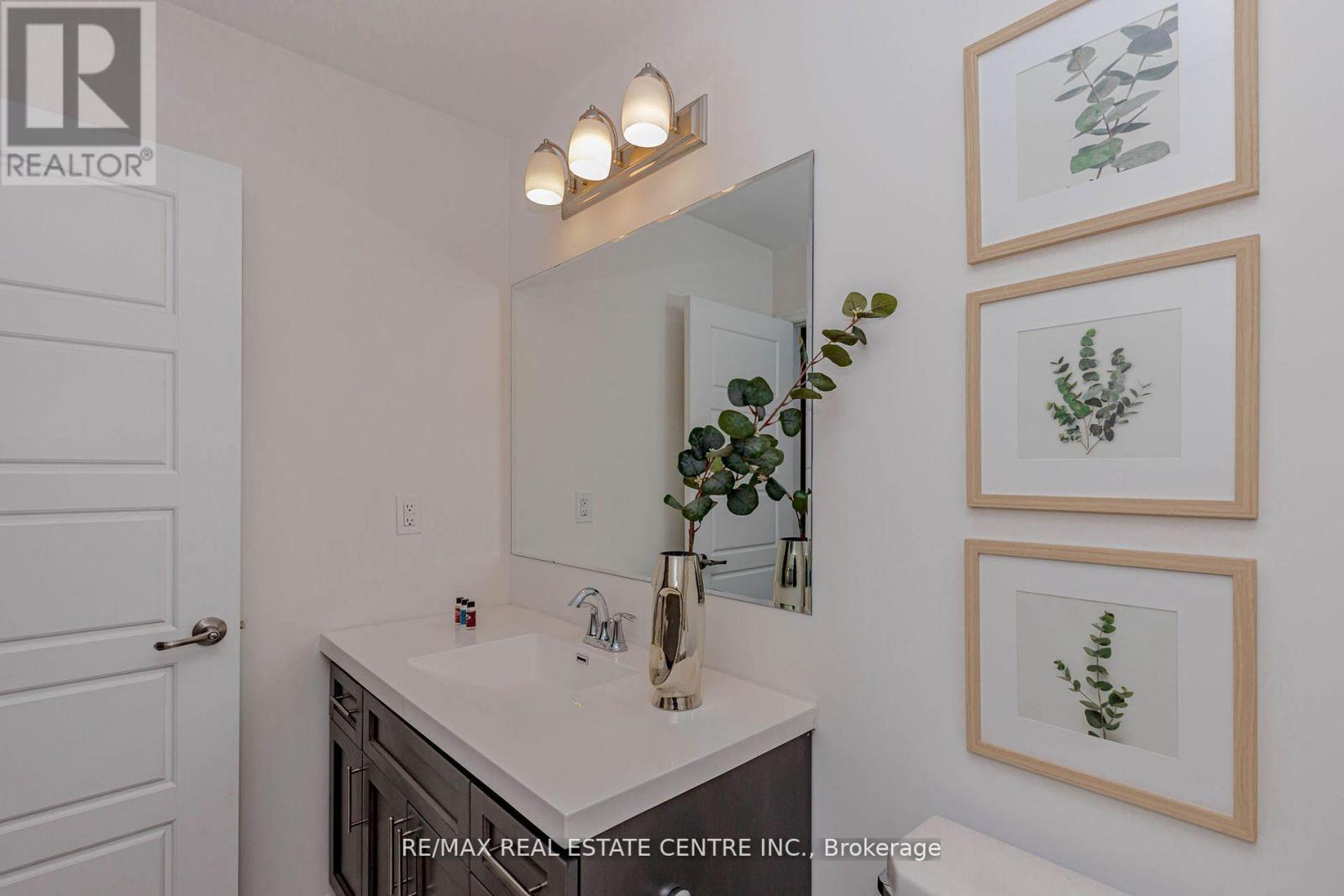 112 Burnhamthorpe Road E, Oakville, Ontario  L6H 0X8 - Photo 31 - W12674486