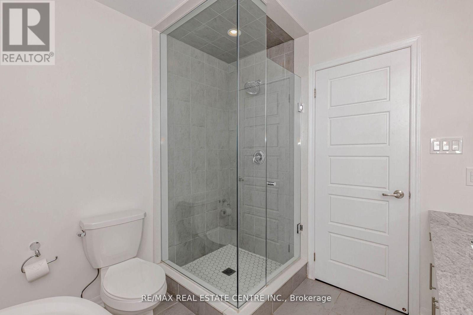 112 Burnhamthorpe Road E, Oakville, Ontario  L6H 0X8 - Photo 33 - W12674486