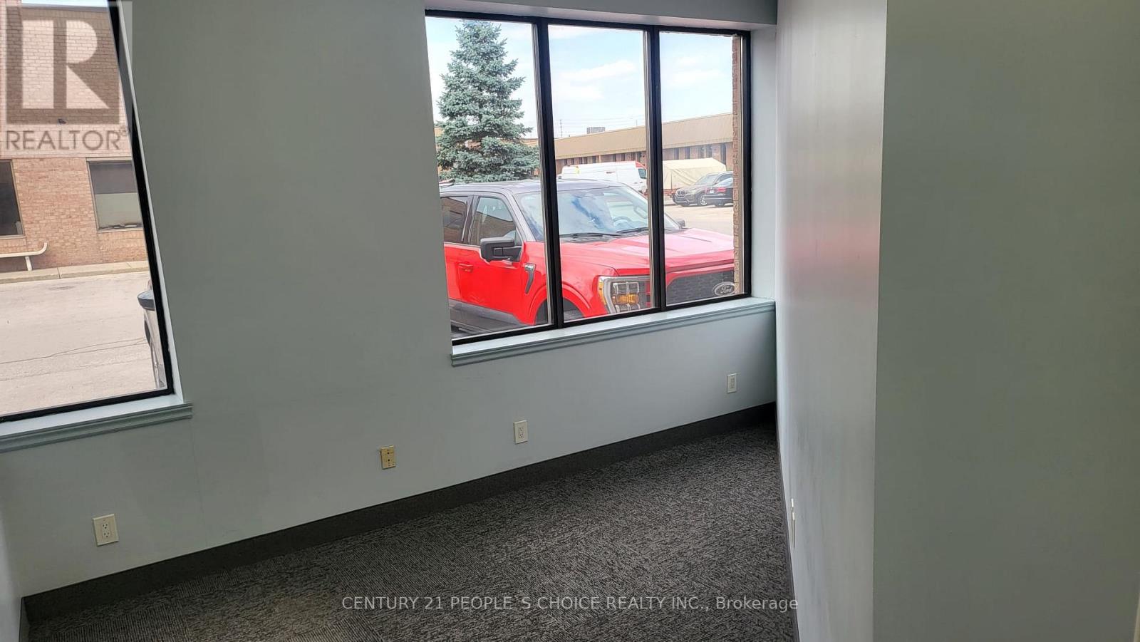 # A - 1135 Crestlawn Drive, Mississauga, Ontario  L4W 1A7 - Photo 9 - W12674488