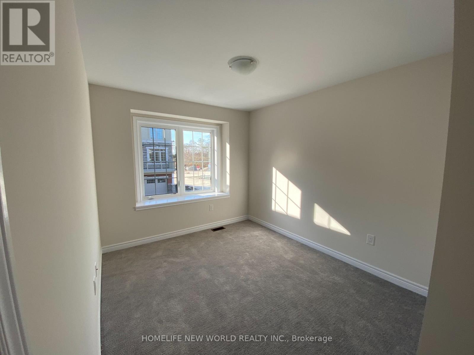 3335 Mockingbird Common, Oakville, Ontario  L6H 0X1 - Photo 10 - W12674512