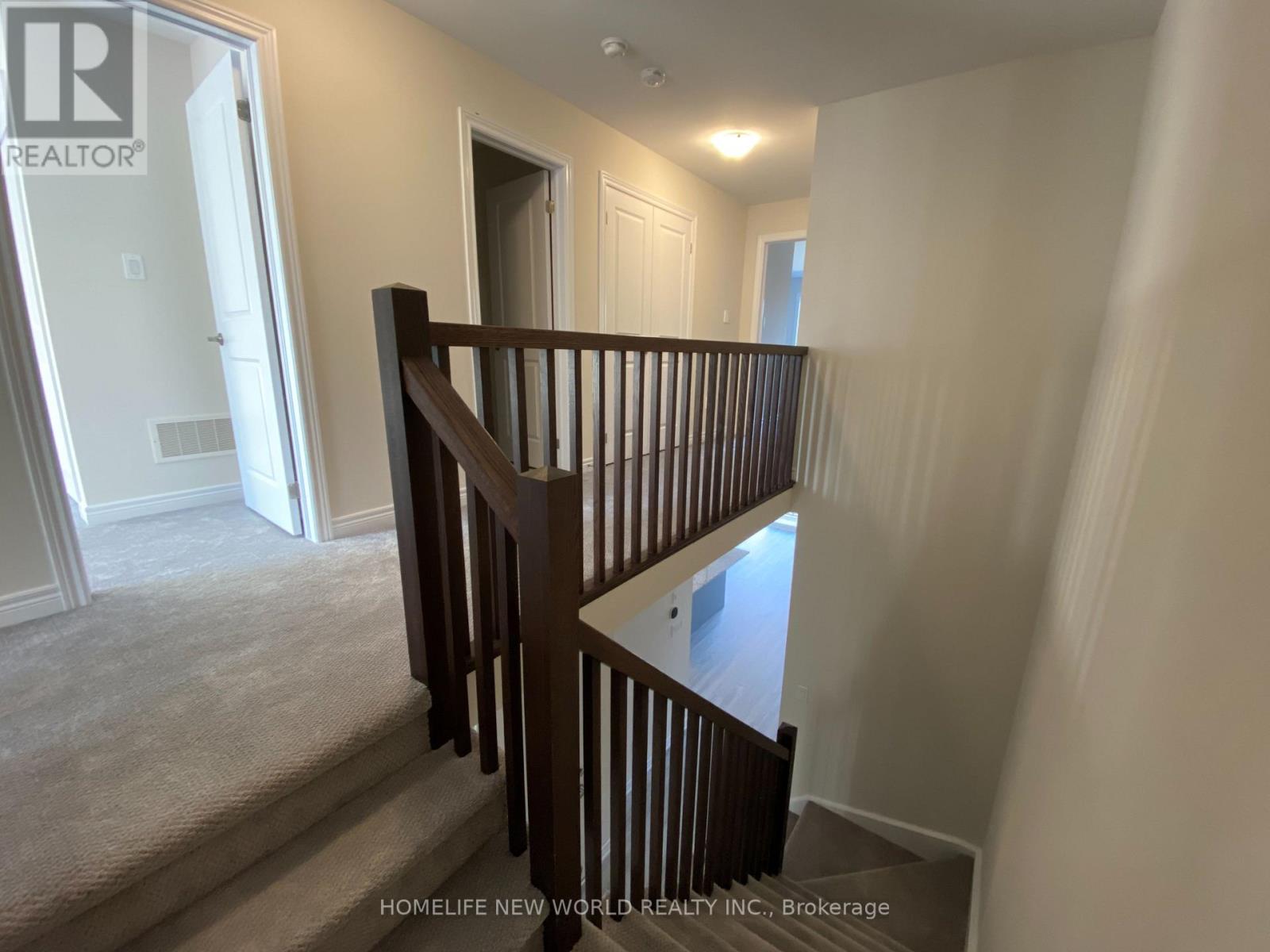 3335 Mockingbird Common, Oakville, Ontario  L6H 0X1 - Photo 6 - W12674512