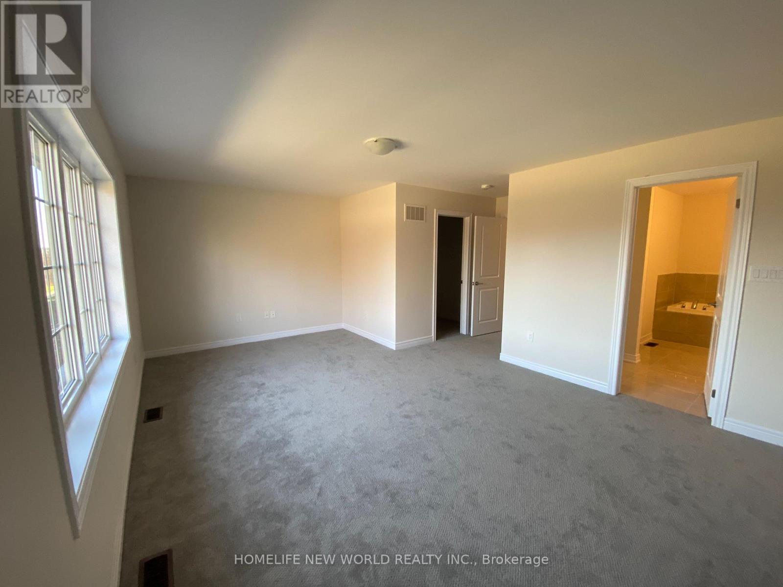 3335 Mockingbird Common, Oakville, Ontario  L6H 0X1 - Photo 7 - W12674512