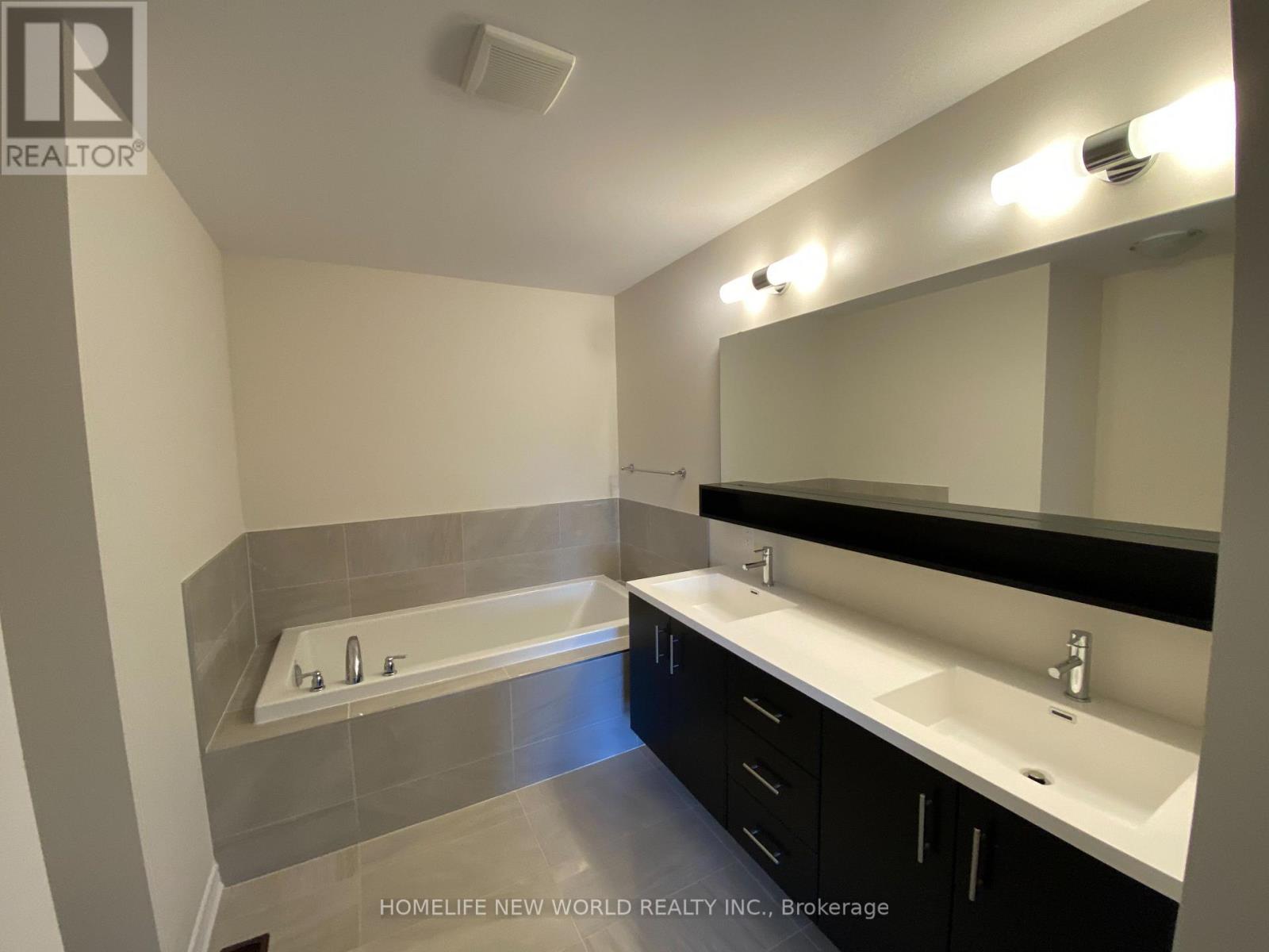 3335 Mockingbird Common, Oakville, Ontario  L6H 0X1 - Photo 8 - W12674512