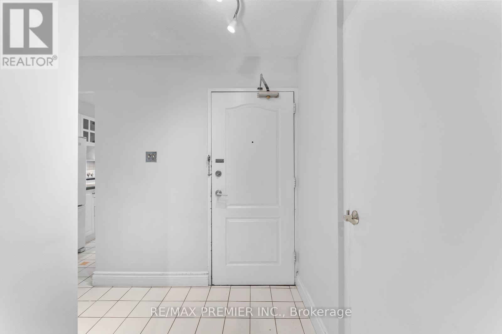 1807 - 61 Richview Road, Toronto, Ontario  M9A 4M8 - Photo 5 - W12674528