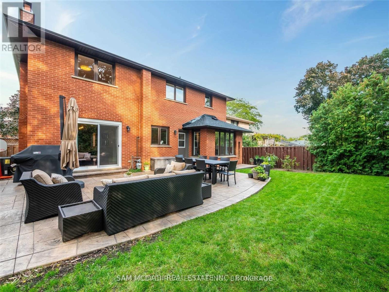 2212 Florian (Upper) Road, Mississauga, Ontario  L5A 2M4 - Photo 3 - W12674546