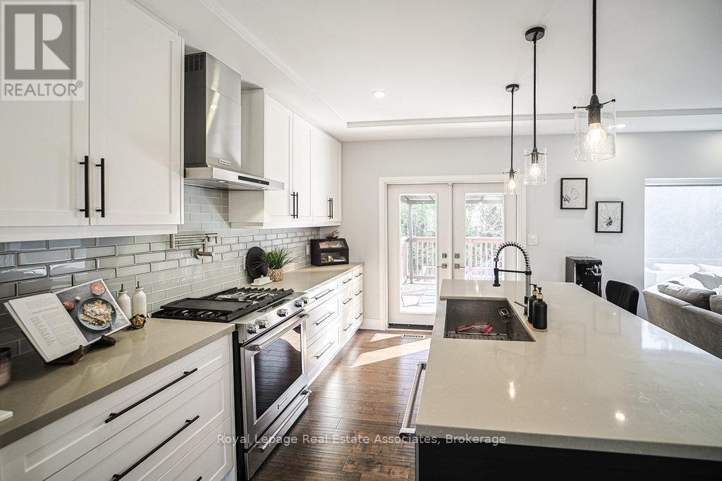 12 Valley Ridge Lane, Hamilton, Ontario  L8N 2Z7 - Photo 10 - X12674544