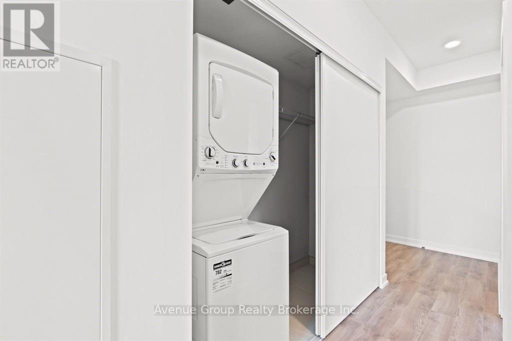 1916 - 20 Edward Street, Toronto, Ontario  M5G 0C5 - Photo 12 - C12670502