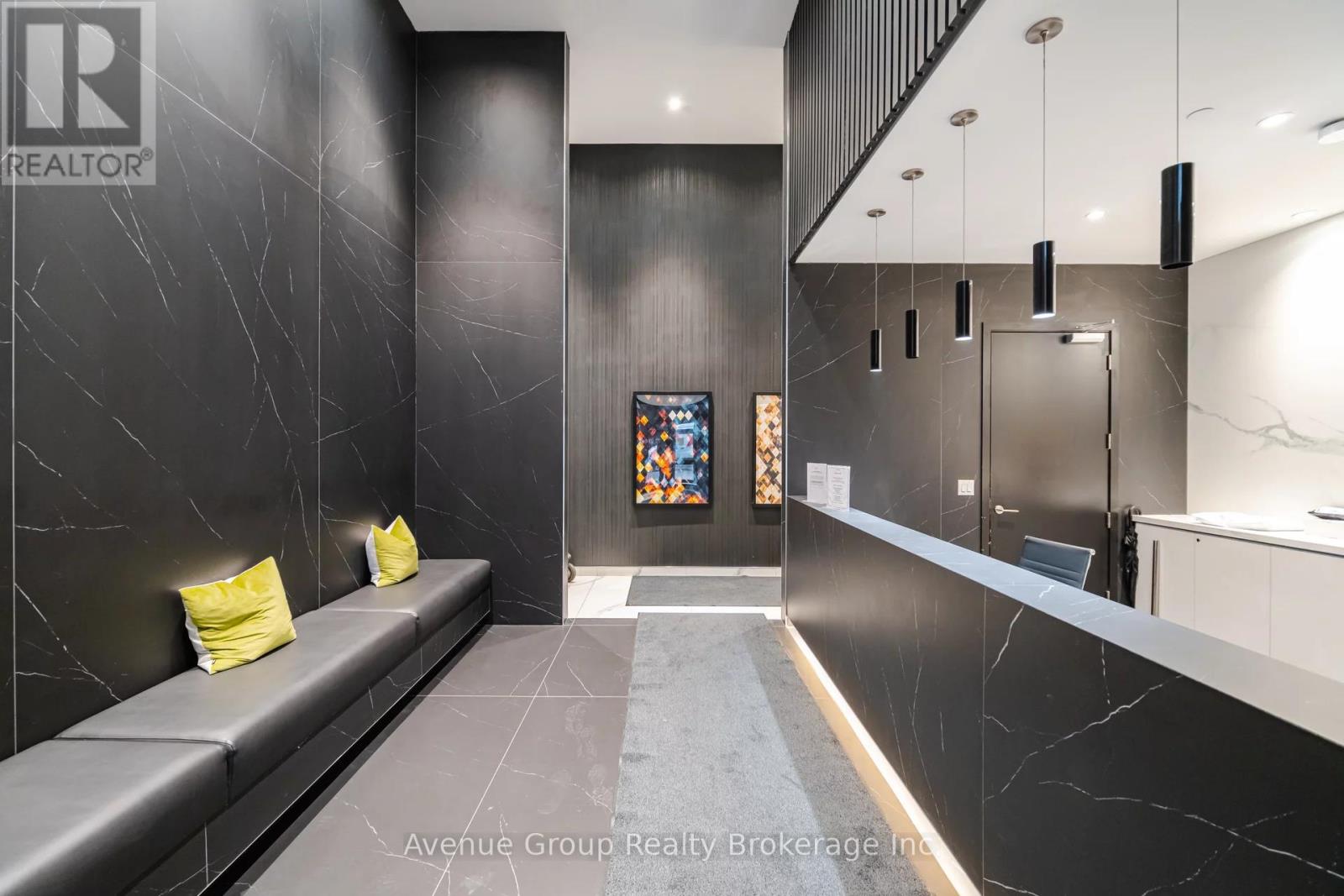 1916 - 20 Edward Street, Toronto, Ontario  M5G 0C5 - Photo 17 - C12670502