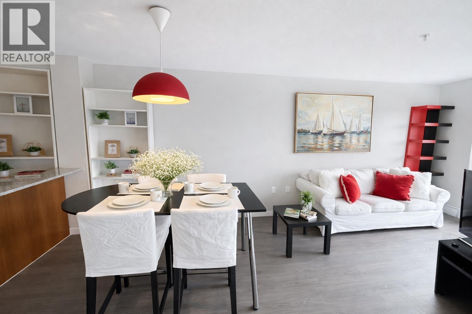 301 5775 IRMIN STREET, Burnaby, British Columbia