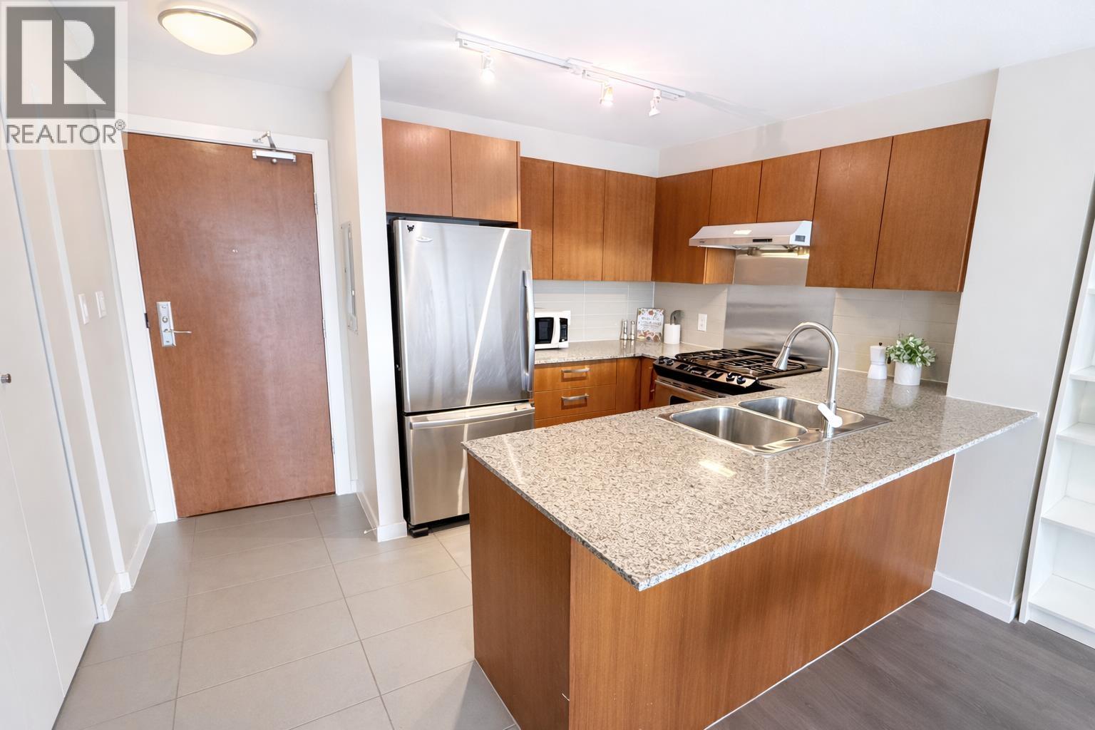 301 5775 Irmin Street, Burnaby, British Columbia  V5J 0C3 - Photo 17 - R3075988