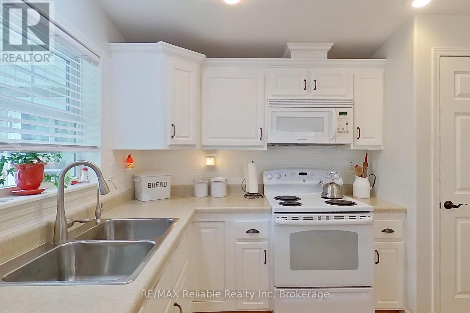 52 Cherokee Lane, Ashfield-Colborne-Wawanosh, Ontario  N7A 3Y2 - Photo 18 - X12321052