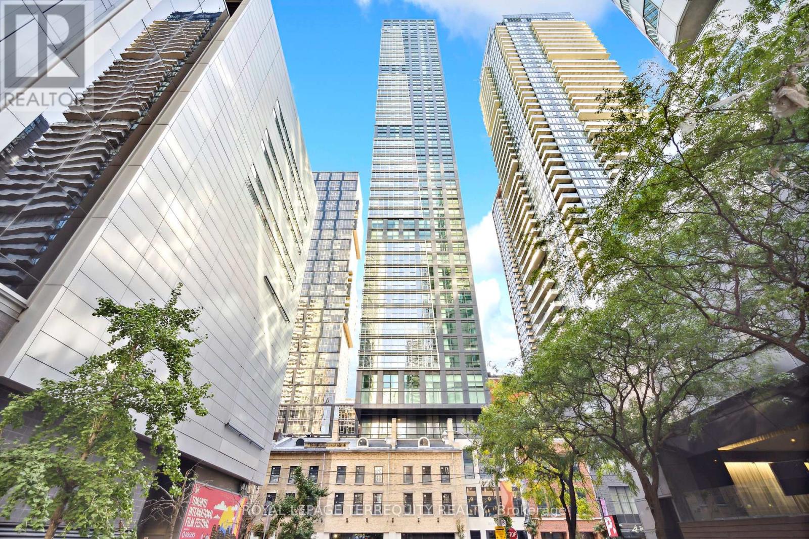 3502 - 327 KING STREET W, Toronto, Ontario