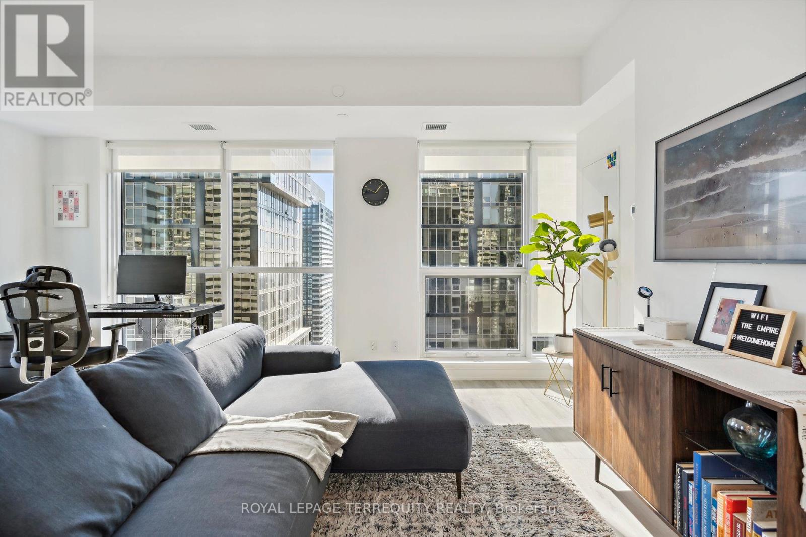 3502 - 327 King Street W, Toronto, Ontario  M5V 0W7 - Photo 11 - C12674576