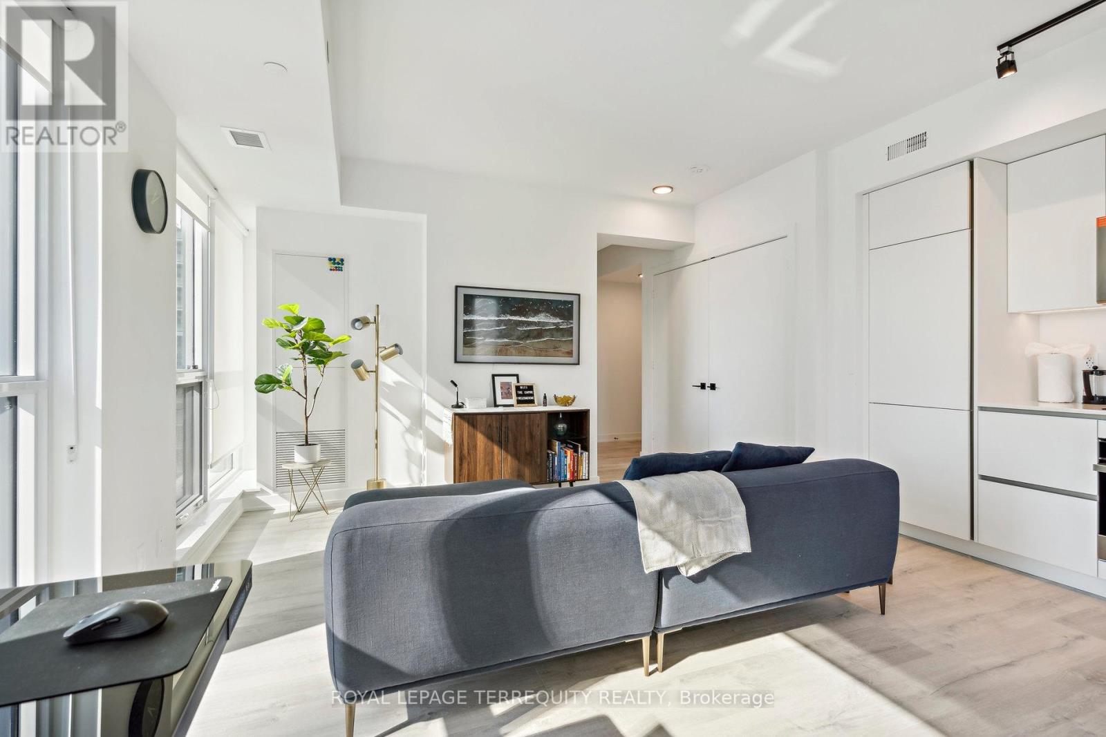 3502 - 327 King Street W, Toronto, Ontario  M5V 0W7 - Photo 22 - C12674576