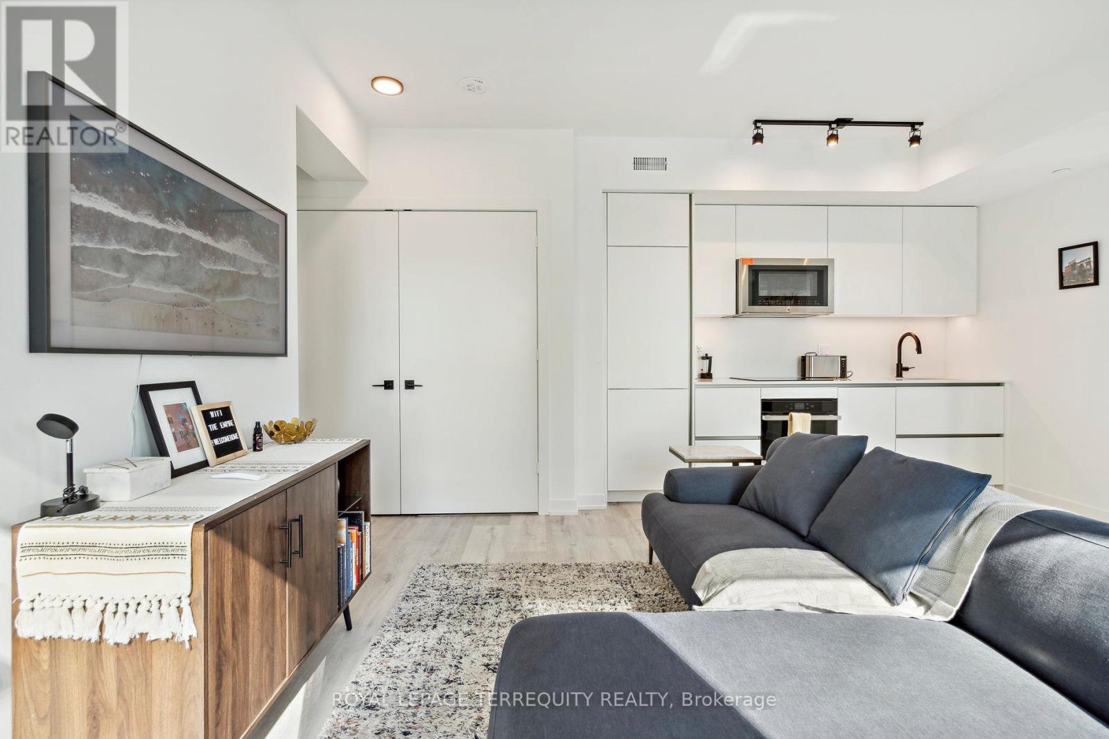 3502 - 327 King Street W, Toronto, Ontario  M5V 0W7 - Photo 23 - C12674576