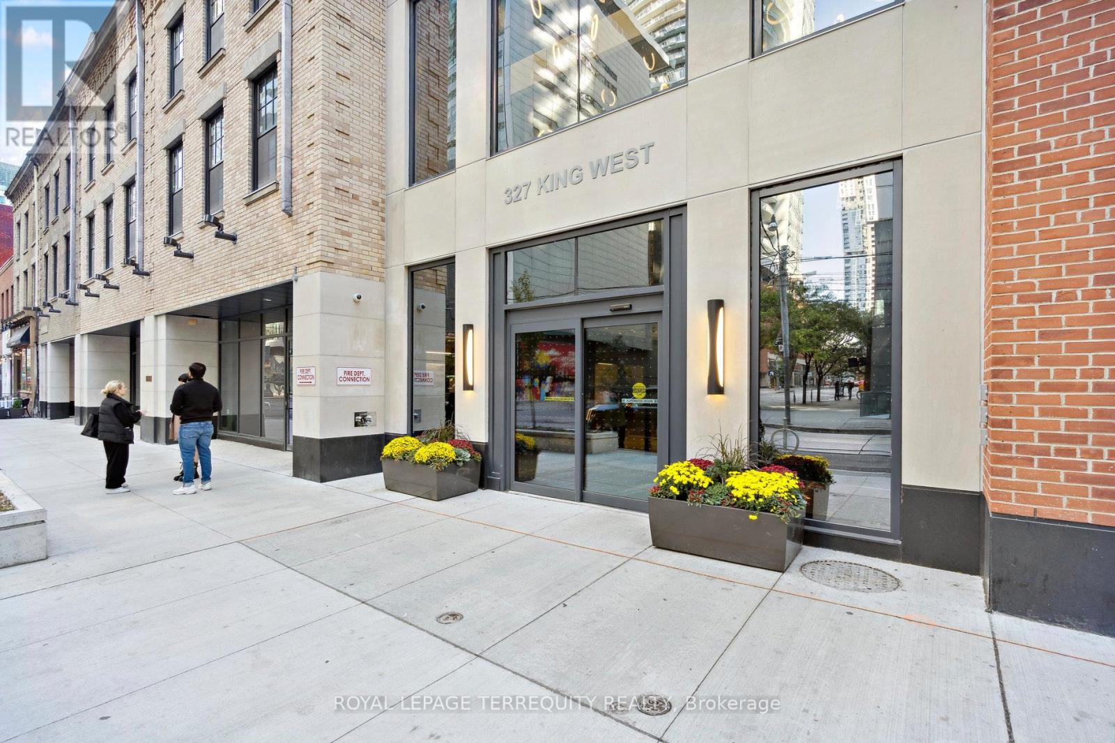 3502 - 327 King Street W, Toronto, Ontario  M5V 0W7 - Photo 3 - C12674576