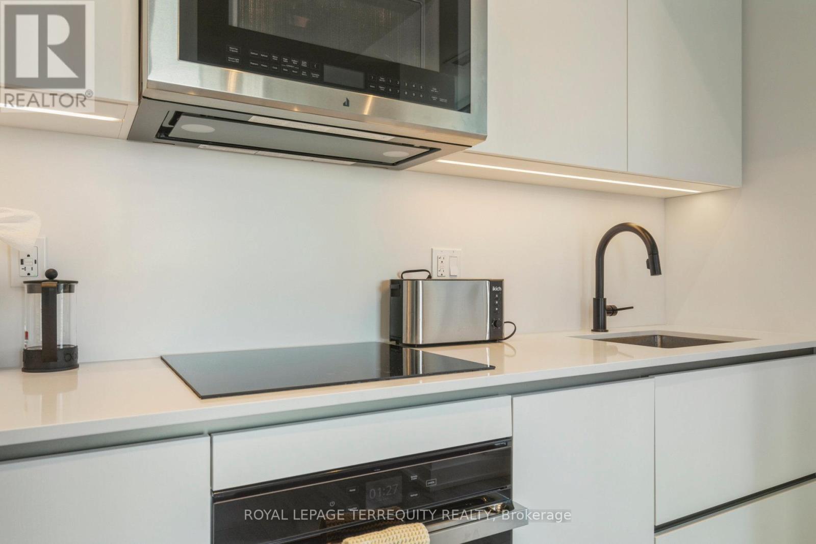 3502 - 327 King Street W, Toronto, Ontario  M5V 0W7 - Photo 31 - C12674576