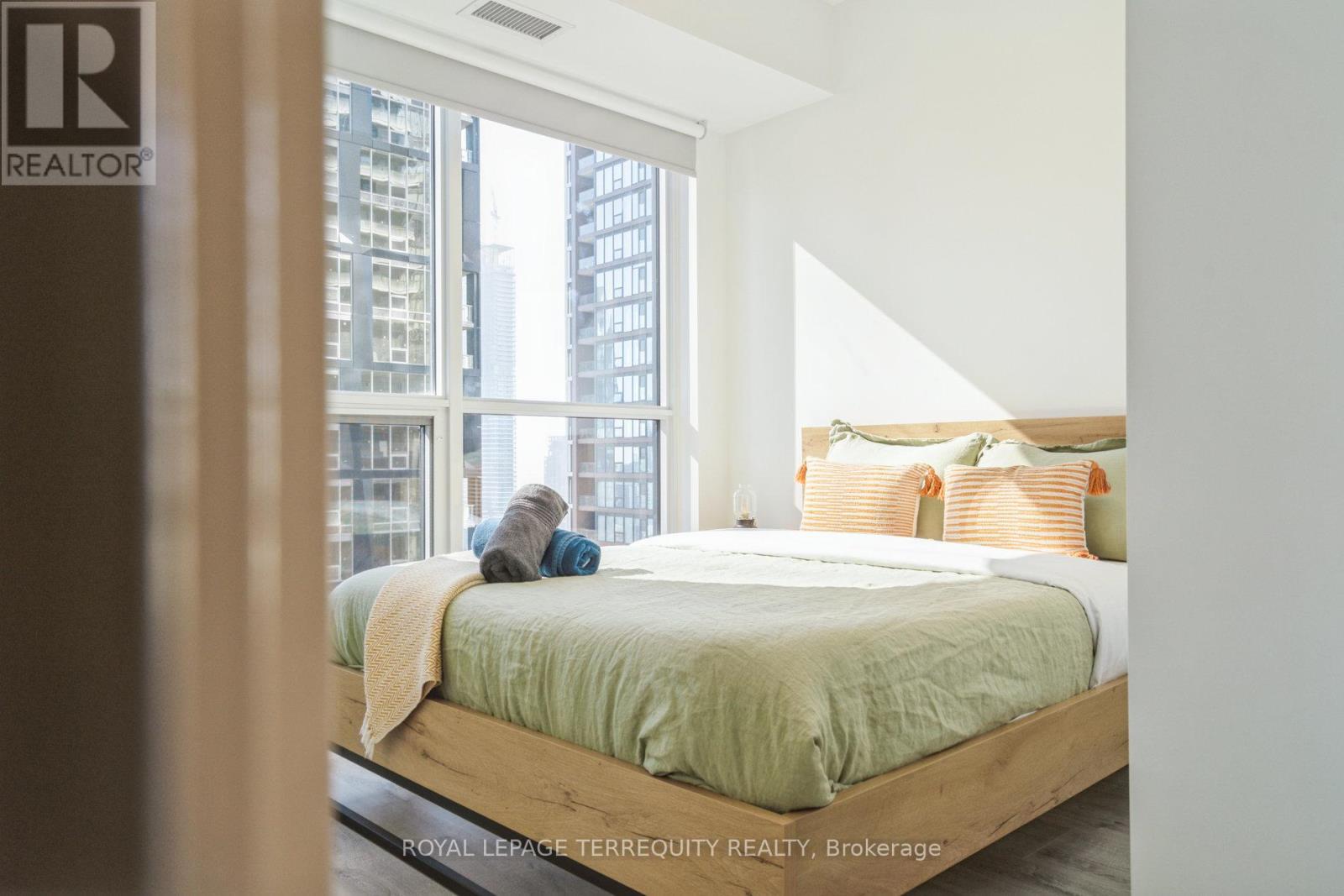 3502 - 327 King Street W, Toronto, Ontario  M5V 0W7 - Photo 37 - C12674576