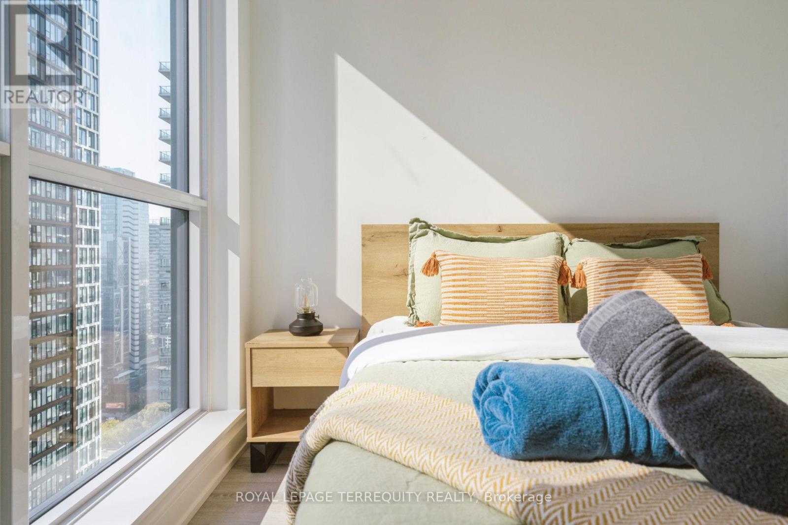 3502 - 327 King Street W, Toronto, Ontario  M5V 0W7 - Photo 38 - C12674576