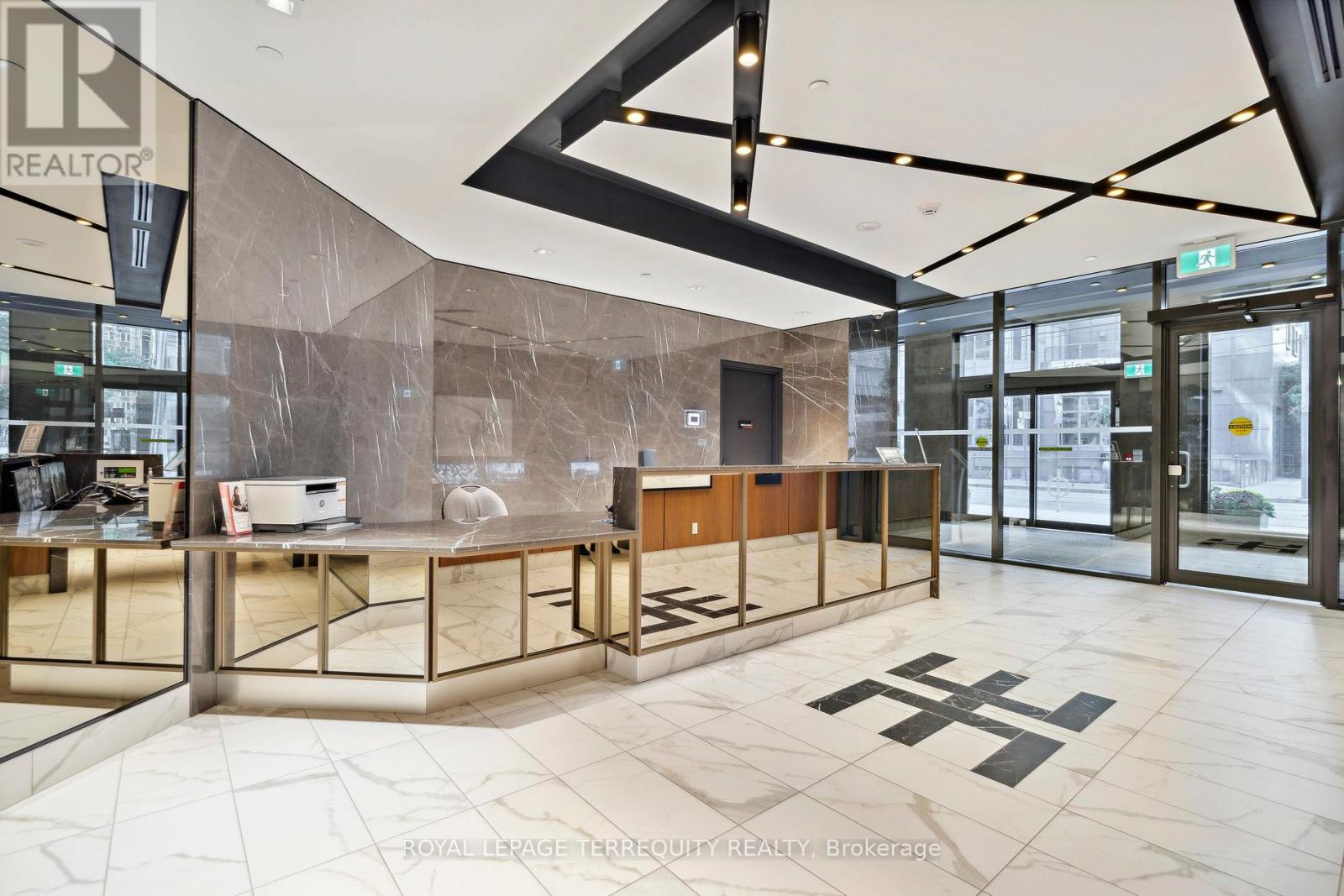 3502 - 327 King Street W, Toronto, Ontario  M5V 0W7 - Photo 4 - C12674576