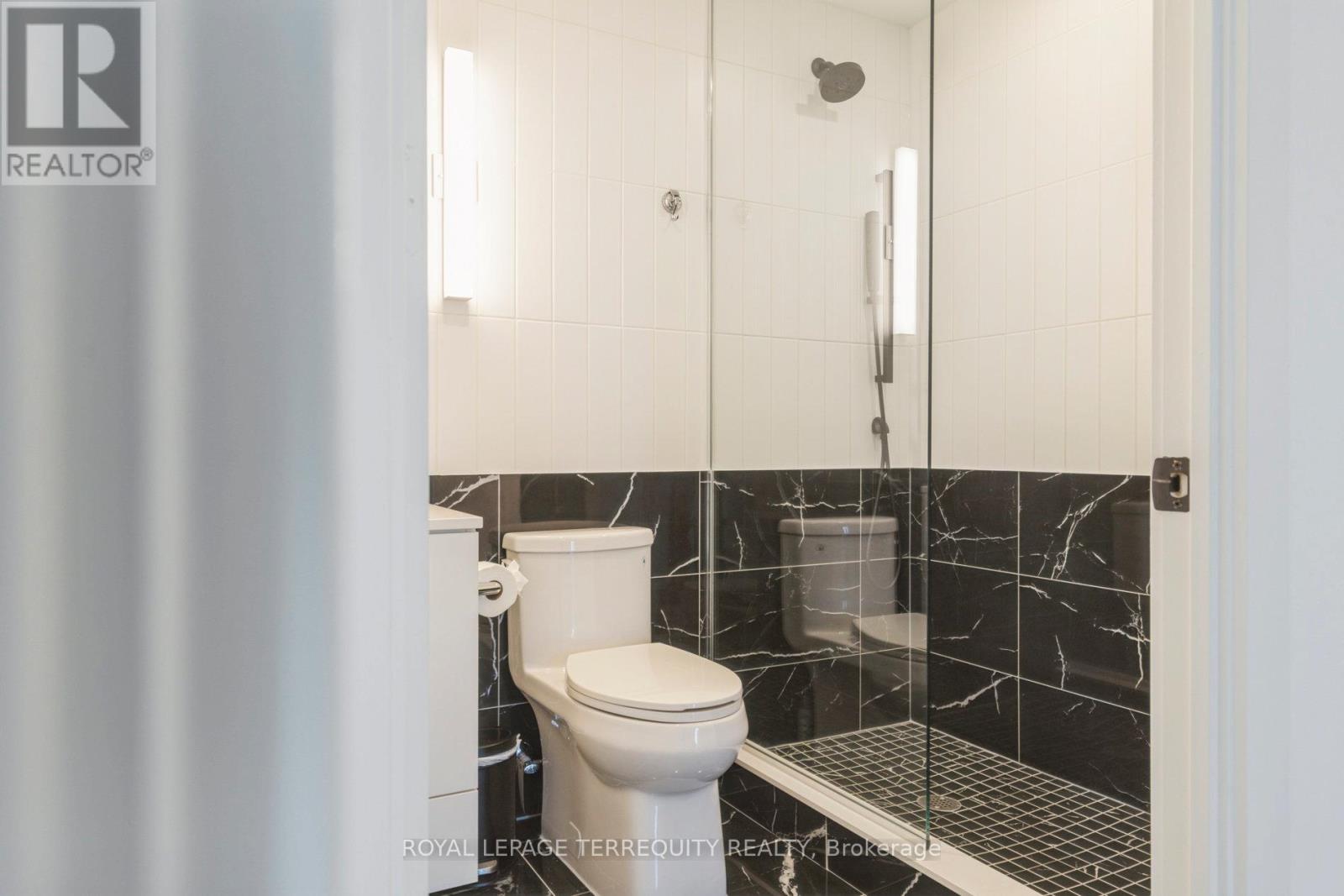 3502 - 327 King Street W, Toronto, Ontario  M5V 0W7 - Photo 41 - C12674576