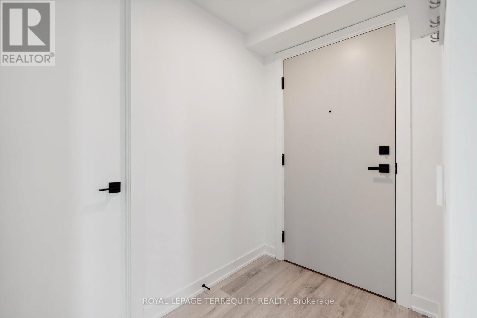 3502 - 327 King Street W, Toronto, Ontario  M5V 0W7 - Photo 8 - C12674576